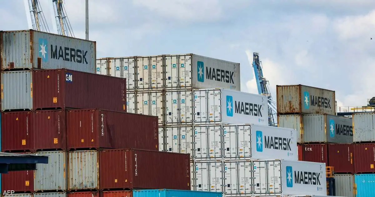 شركة ميرسك للشحن تعلق الرحلات عبر قناة السويس وباب المندب