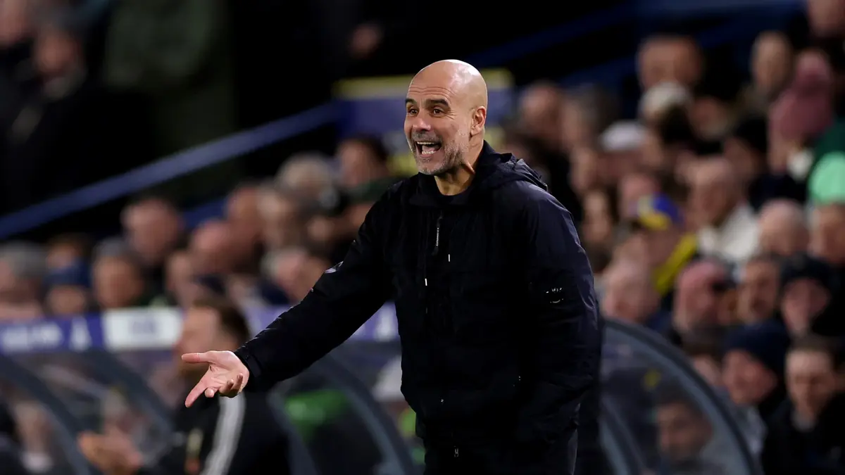 غوارديولا يعلق على صافرات استهجان لحظة كسر اللاعبين صيامهم