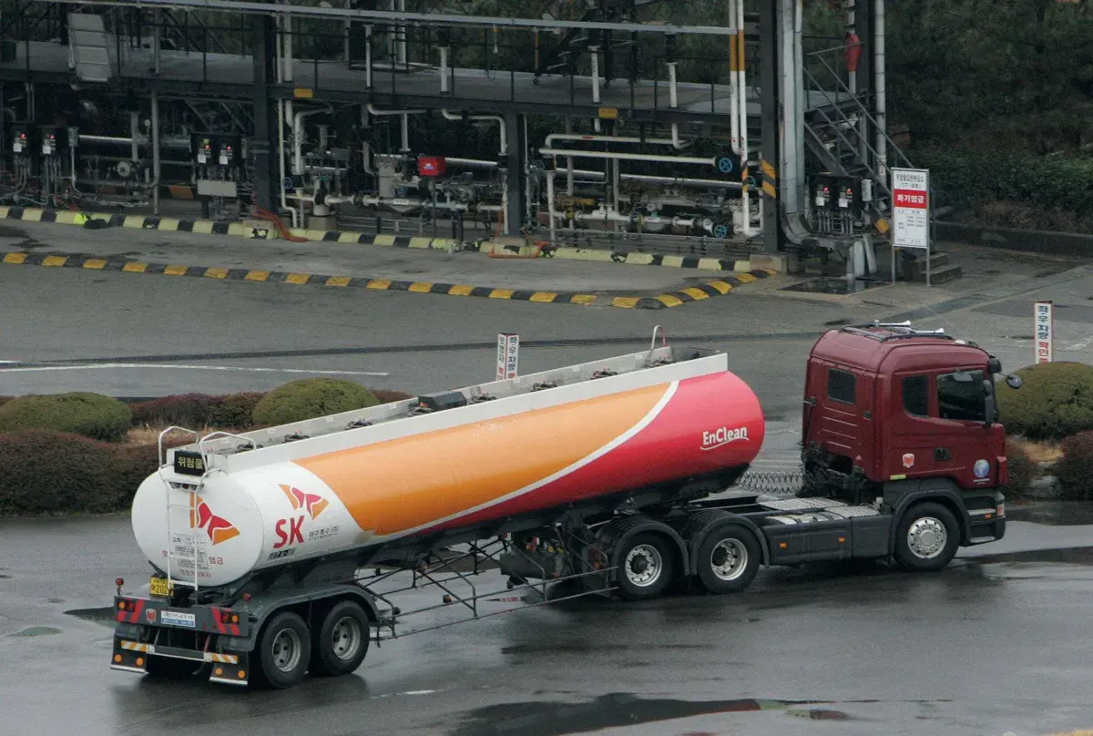 كوريا الجنوبية تخطط للسحب من مخزوناتها النفطية حال انقطاع الإمدادات