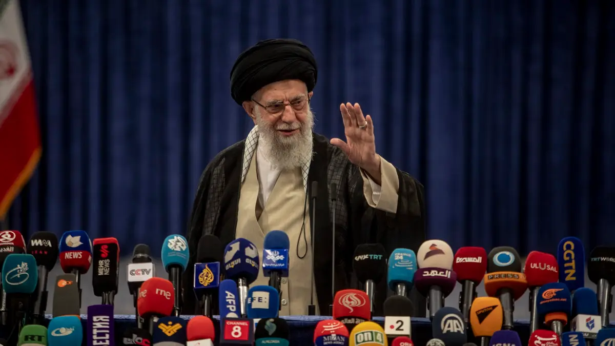 العراق يعلن الحداد 3 أيام بعد مقتل خامنئي والسيستاني يعزي