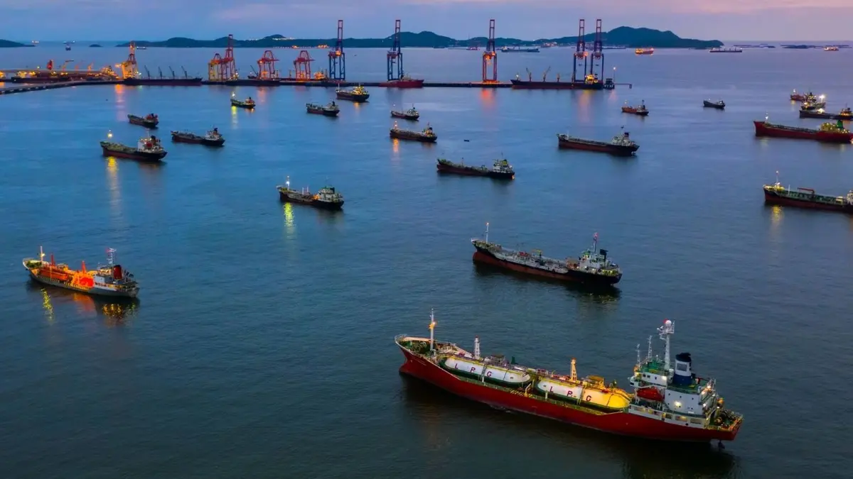 الحرس الثوري الإيراني: استهدفنا بالمسيرات القاعدة البحرية الأمريكية في ميناء سلمان بالبحرين