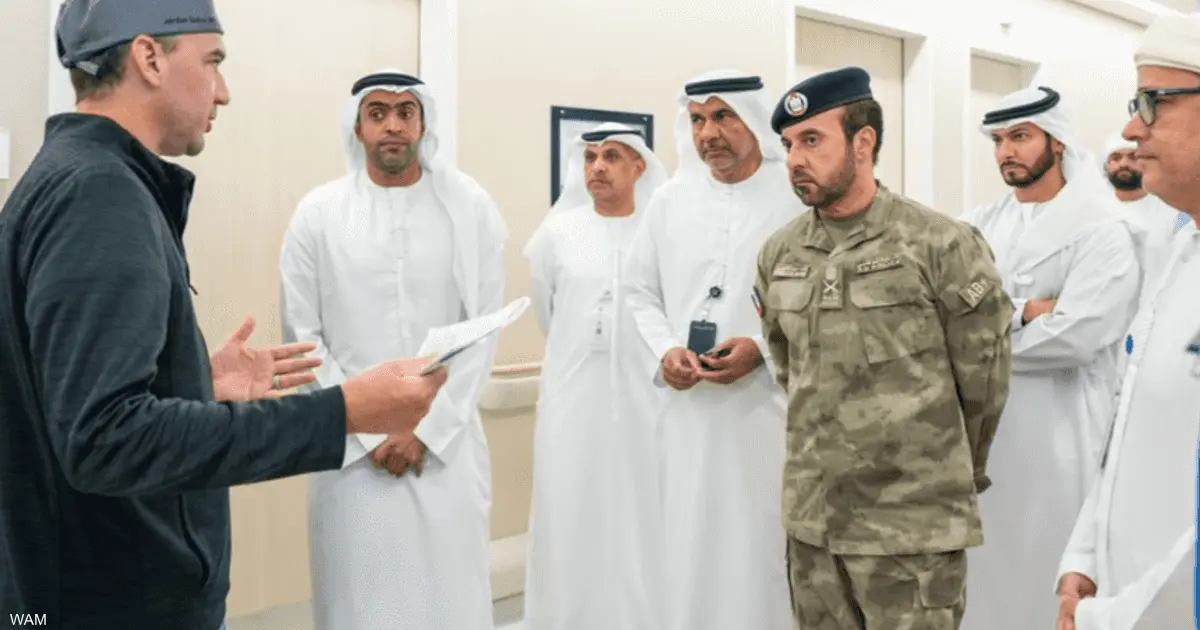 وفد قيادي من أبوظبي يزور المصابين جراء الأحداث الإقليمية