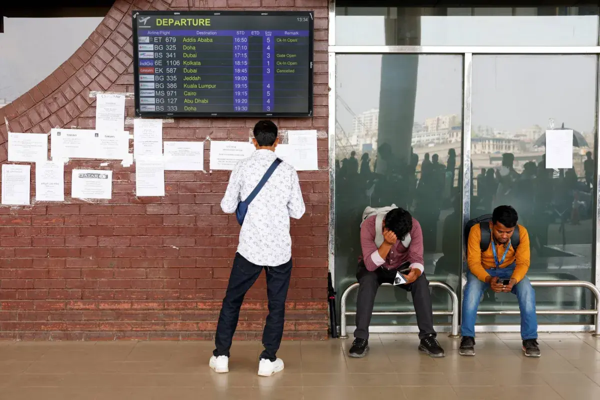 شركات الطيران الخليجية تمدد إلغاء الرحلات وسط الهجوم على إيران