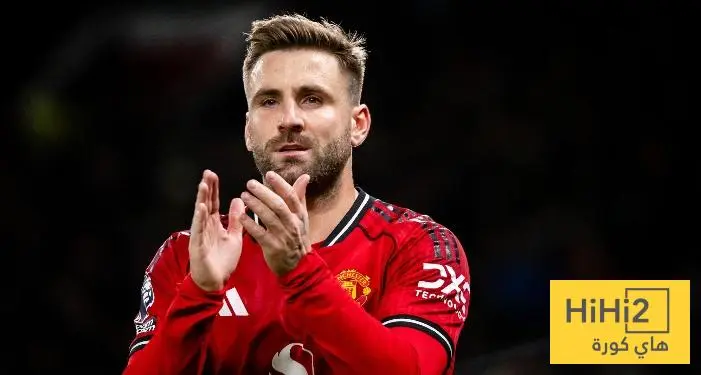 لوك شاو يغادر مباراة كريستال بالاس مصابا