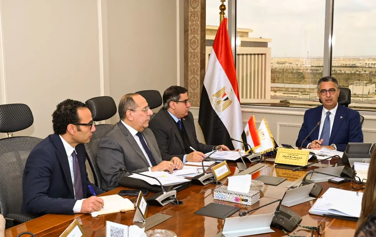 وزير التموين يوجه القابضة الغذائية بتوفير احتياطات سلعية لفترات طويلة - أموال الغد