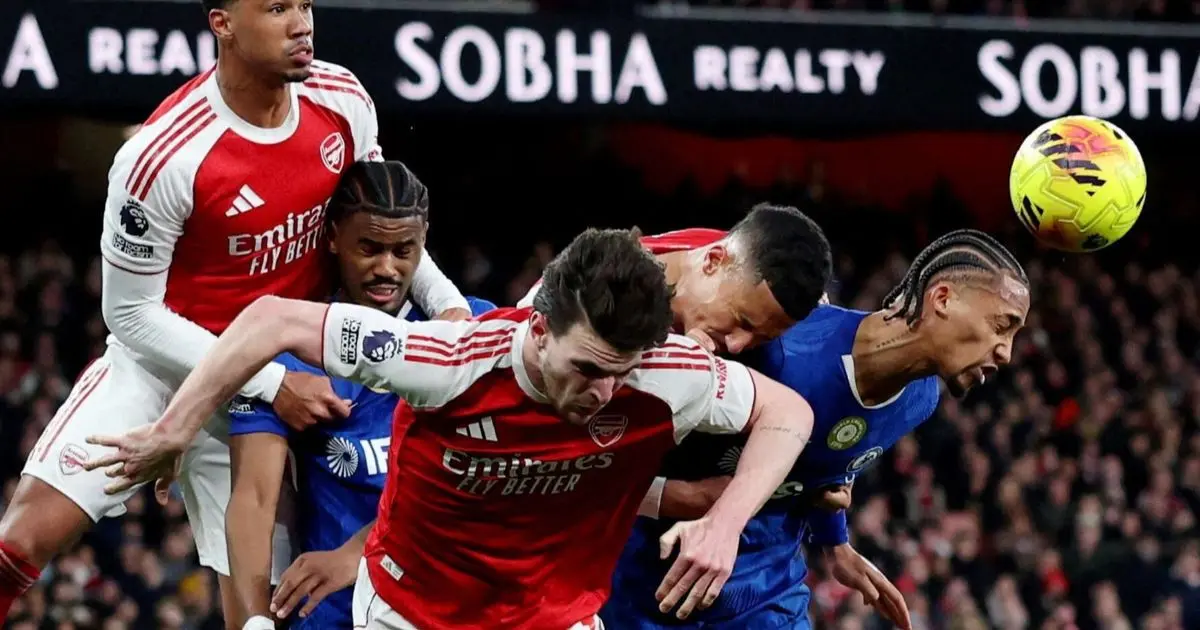 رقم قياسي لأرسنال في "الركنيات" وآخر لتشيلسي في البطاقات الحمراء