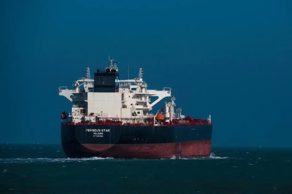 محللون: النفط يقفز 10% بسبب ضربات إيران