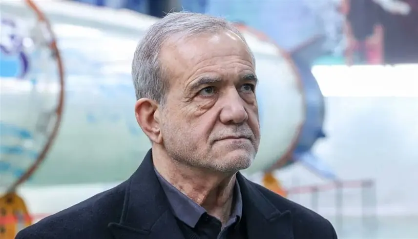 أول تعليق من الرئيس الإيراني بعد مقتل خامنئي - موقع 24