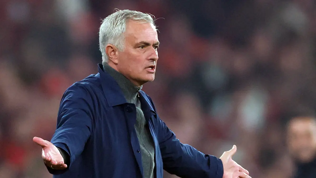 مورينيو يكشف ما سيفعله مع لاعب بنفيكا في حال ثبوت إدانته بالعنصرية