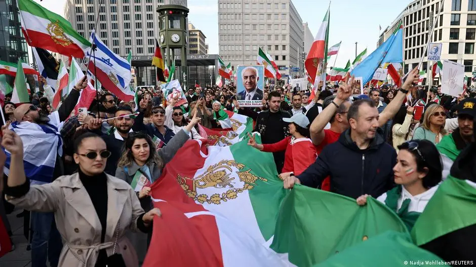 الجالية الإيرانية في ألمانيا بين مشاعر الأمل وعدم اليقين