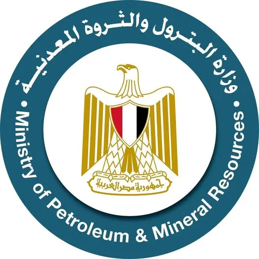 البترول تكشف تفاصيل حادث اصطدام ناقلة نفط بمنصة بترولية بخليج السويس - أموال الغد