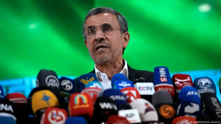 إعلان مقتل الرئيس الأسبق أحمدي نجاد في هجوم جوي على طهران