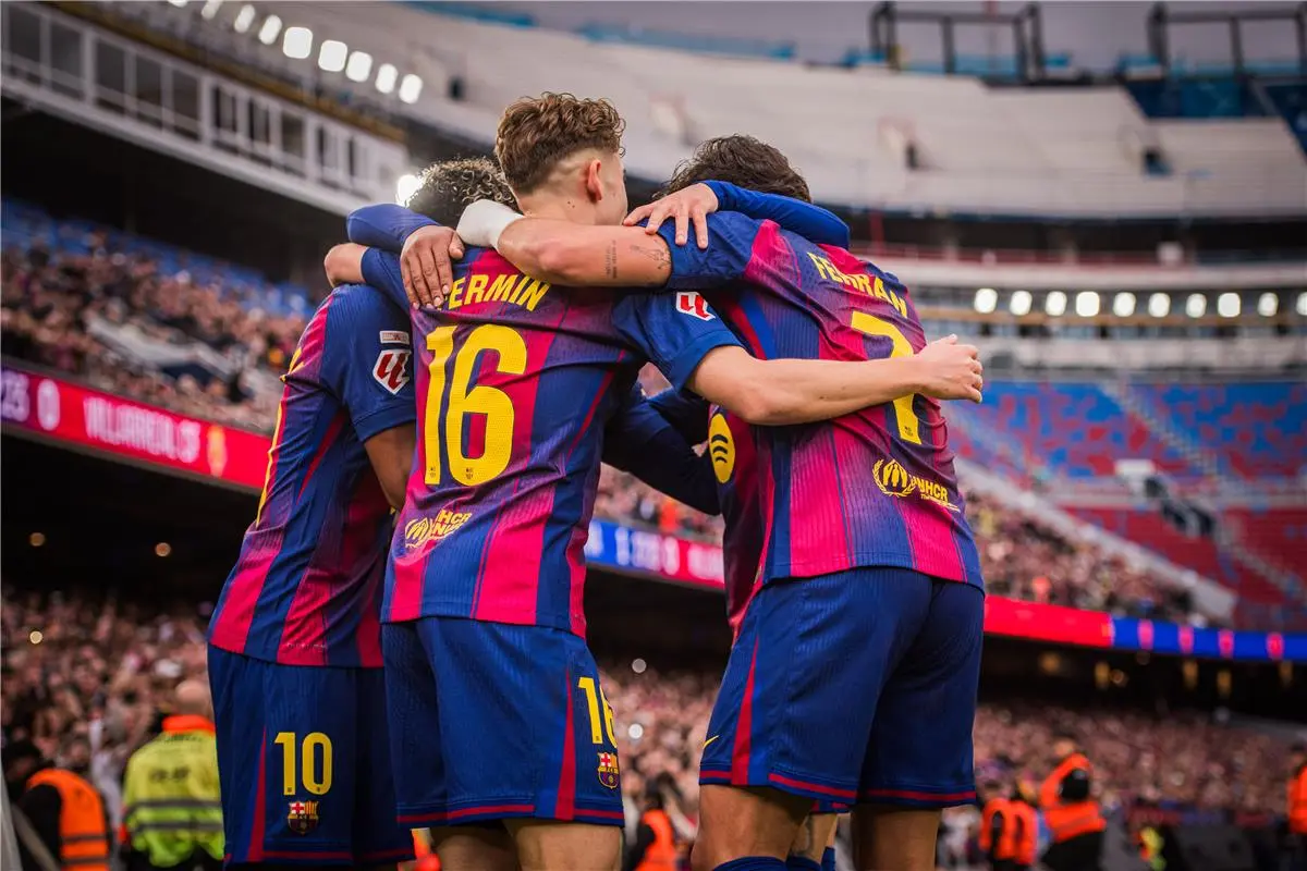 لاعبو برشلونة يشيدون بـ لامين يامال: محظوظون بوجوده