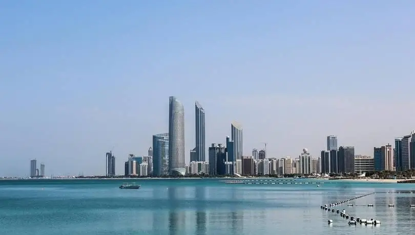 القطاع الخاص في الإمارات يواصل زخمه متحدياً الاعتداء الإيراني السافر