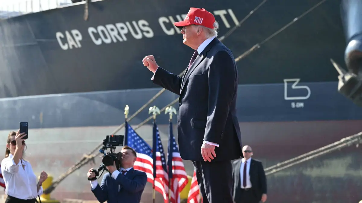 ترمب: أغرقنا 9 سفن إيرانية ودمرنا مقر قيادتهم.. وسنلاحق البقية