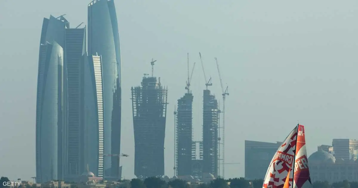 القطاع الخاص يواصل عمله بشكل طبيعي في أبوظبي ودبي