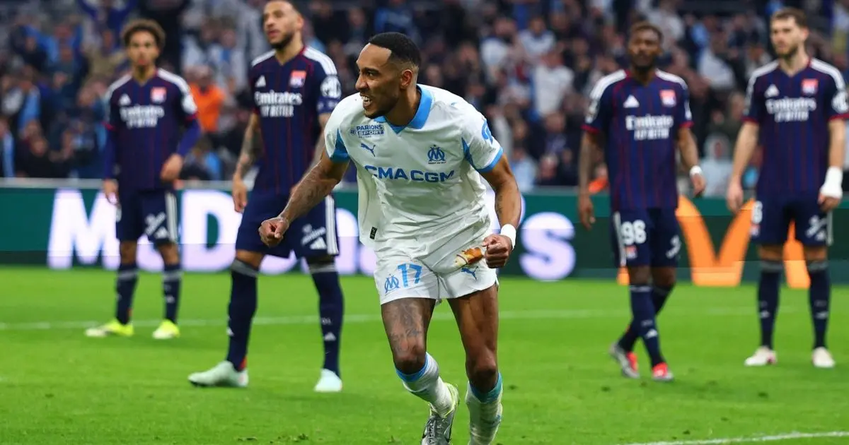 شاهد.. أوباميانغ يقود مارسيليا لفوز مثير على ليون رغم هدايا إندريك