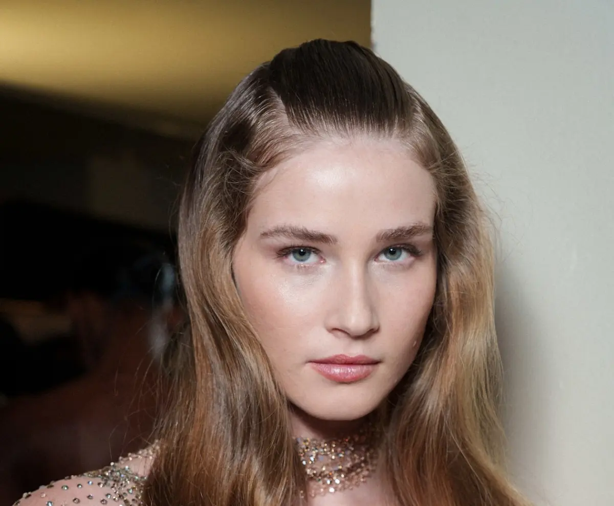 تجديد الشفاه الجافة بسرعة.. خلطة طبيعية لشفاهٍ وردية ناعمة قبل العيد