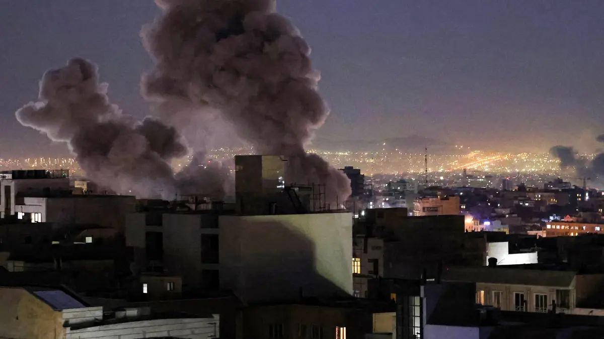 إعلام عبري: خفايا "الحملة الخاطفة" على إيران ورهانات ترمب ورفض طهران