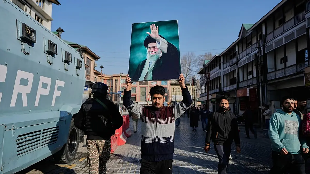 بين وصفه بـ"المجرم" و"الشجاع".. كيف تفاعل العرب مع مقتل علي خامنئي؟