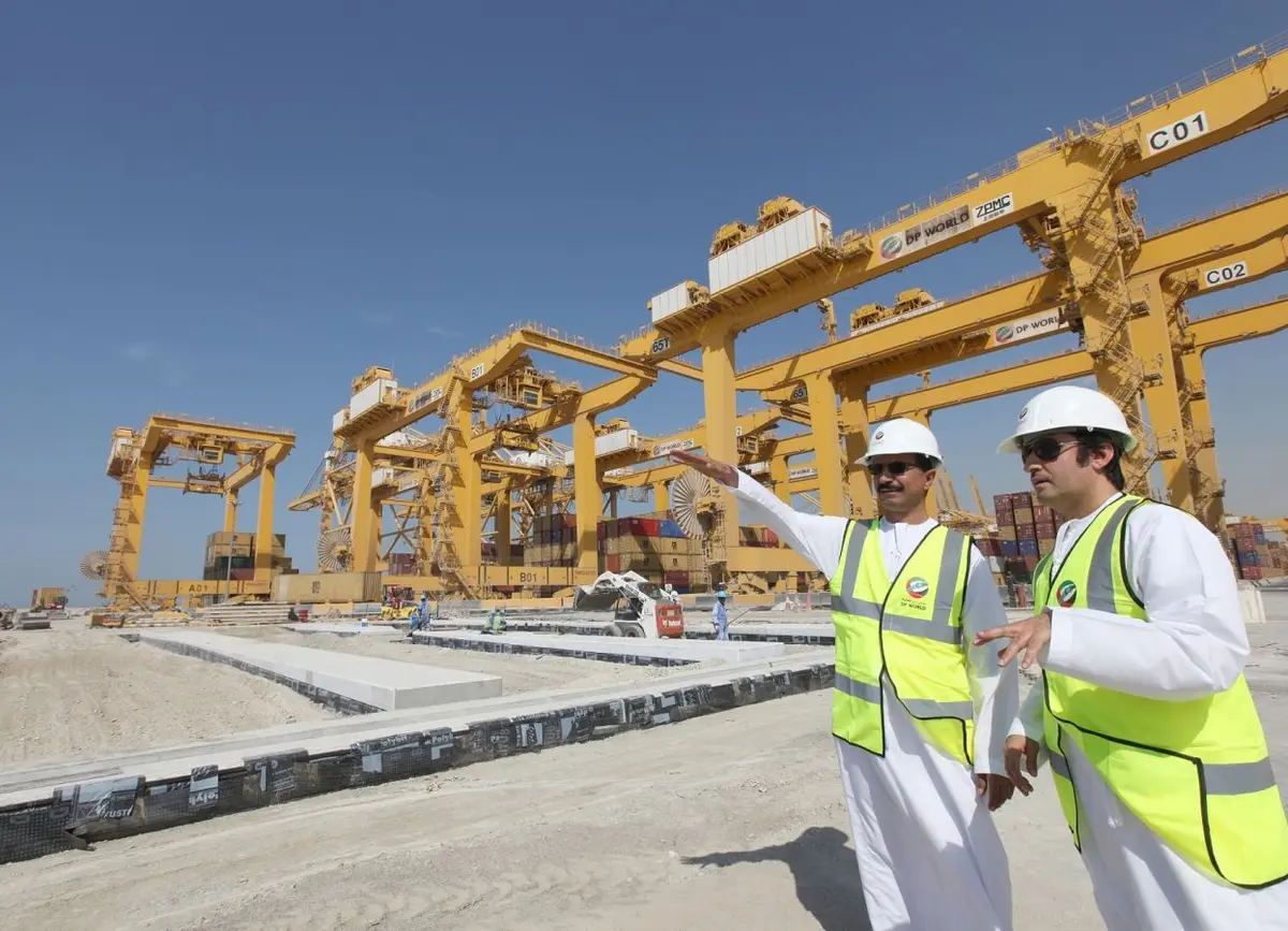 "موانئ دبي" تعلق عملياتها في ميناء "جبل علي" وسط تداعيات حرب إيران - Economy Plus