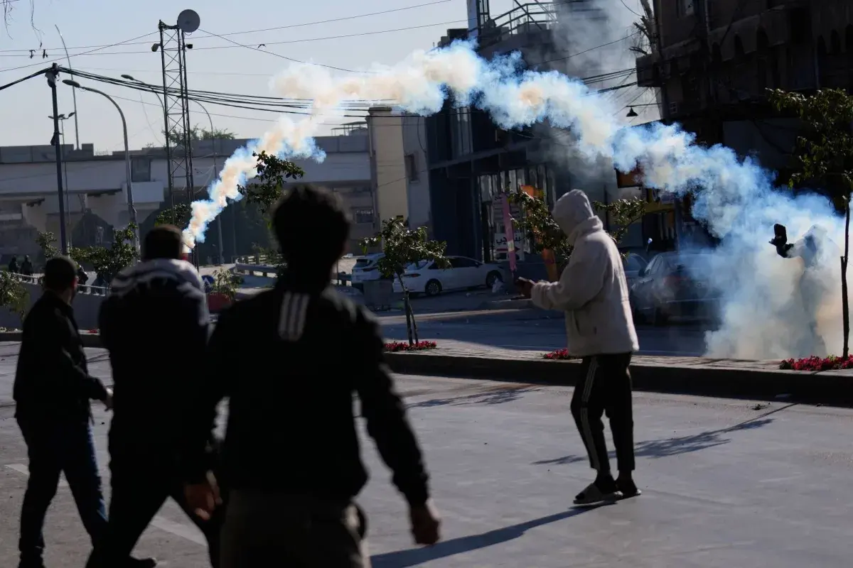 الأمن العراقي يمنع جمهور الفصائل المسلحة من الوصول إلى السفارة الأميركية