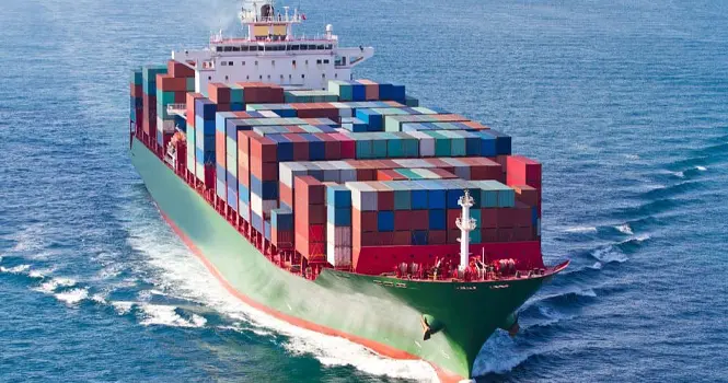 شركات التأمين تلغي وثائق وترفع أقساط «مخاطر الحرب»