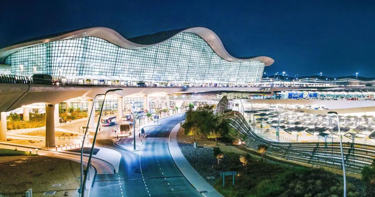 قتيلان في الإمارات.. استهداف مطاري زايد ودبي وبرج العرب