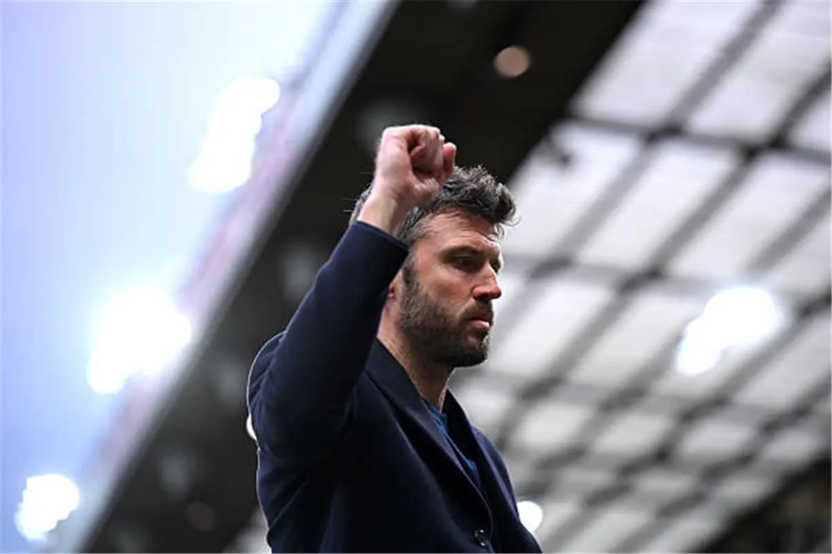 كاريك يحقق رقمًا قياسيًا لأول مرة في تاريخ مانشستر يونايتد بعد الفوز على كريستال بالاس