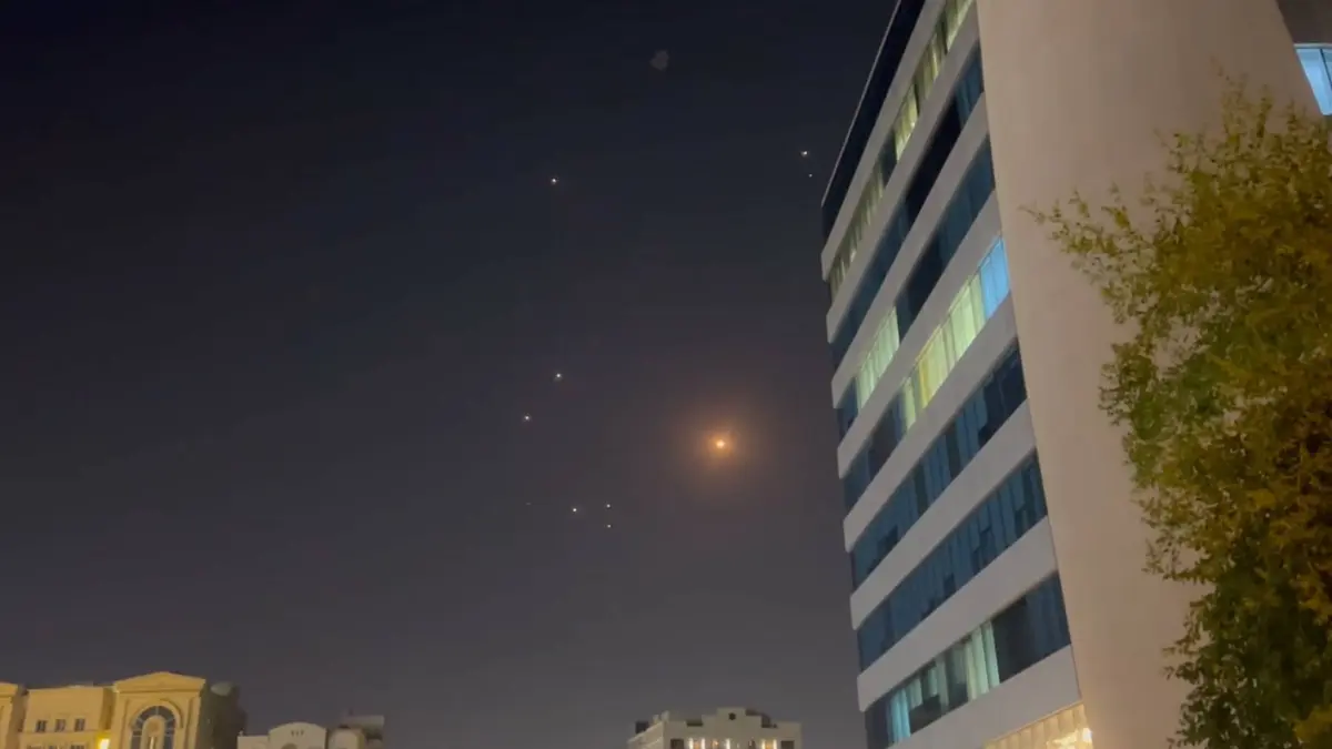 مقتل شخص وإصابة تسعة آخرين في هجوم صاروخي ومسير استهدف أبوظبي ودبي