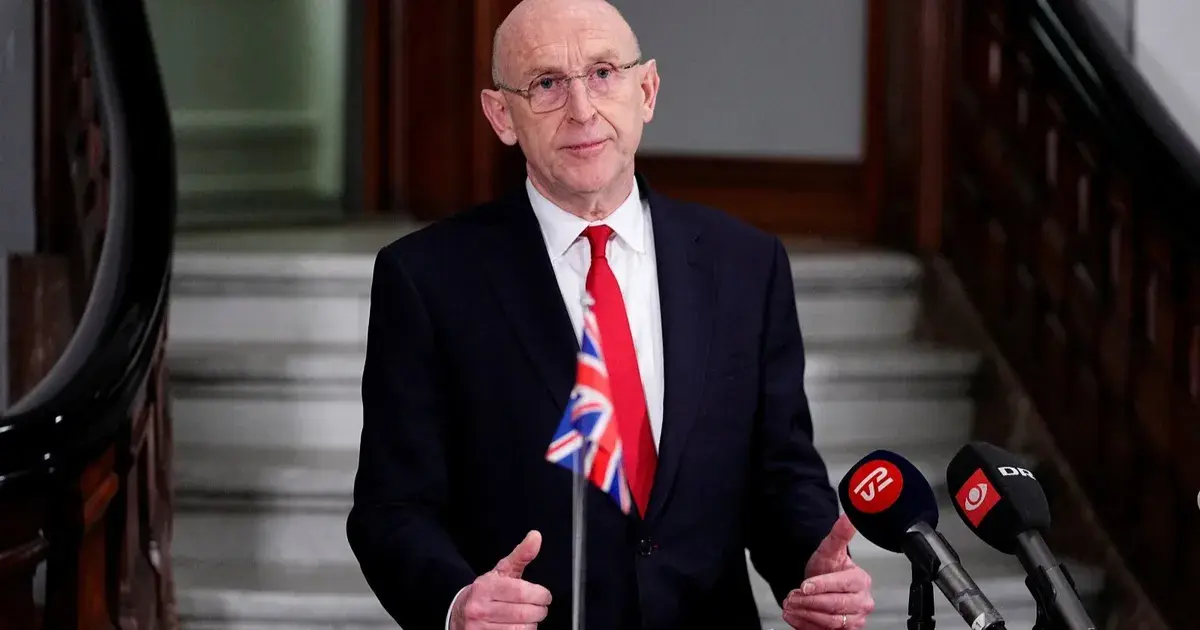 وزير دفاع بريطانيا يدعو إيران إلى التخلي عن الأسلحة والعودة للمفاوضات