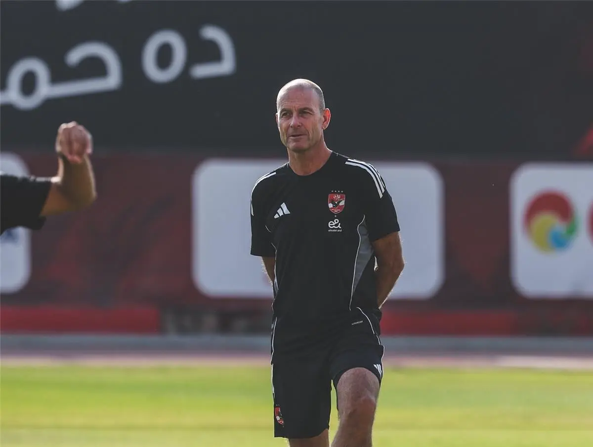 أحدهما في منتخب عربي.. الأهلي يعرض محللين أداء على ييس توروب