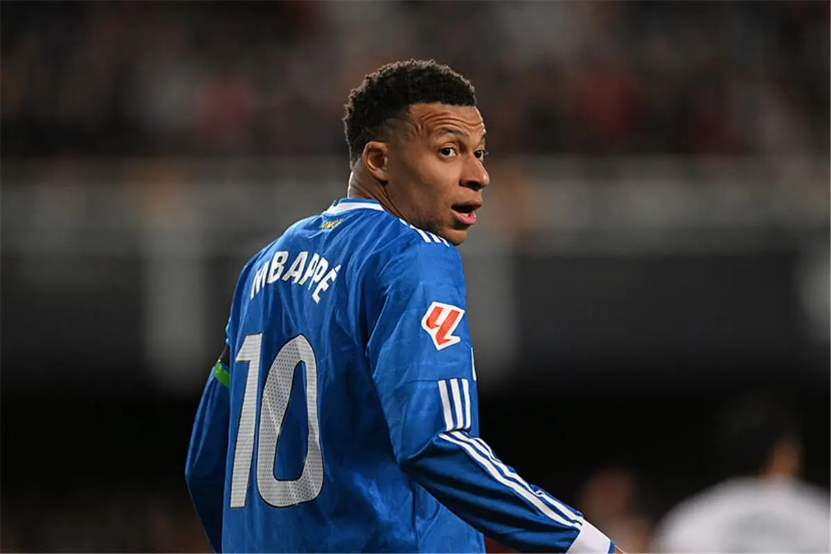 ريال مدريد يلجأ إلى حل جديد بشأن إصابة مبابي