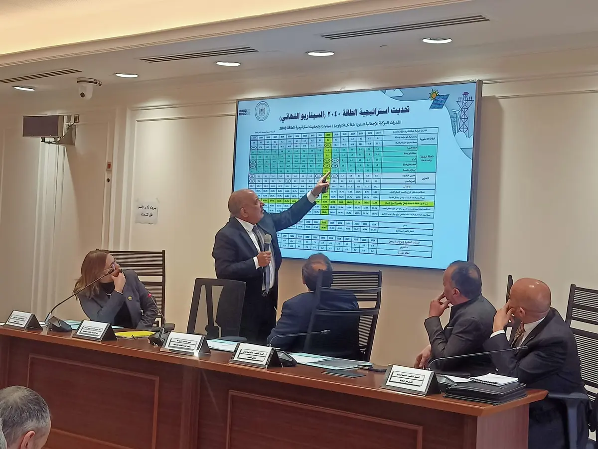 وزير الكهرباء: ملتزمون بتأمين الشبكة القومية وتوفير التغذية الكهربائية