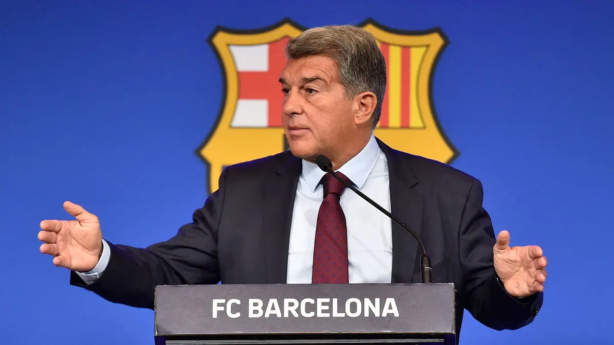 تحالف ثلاثي يهدد عرش لابورتا في انتخابات برشلونة