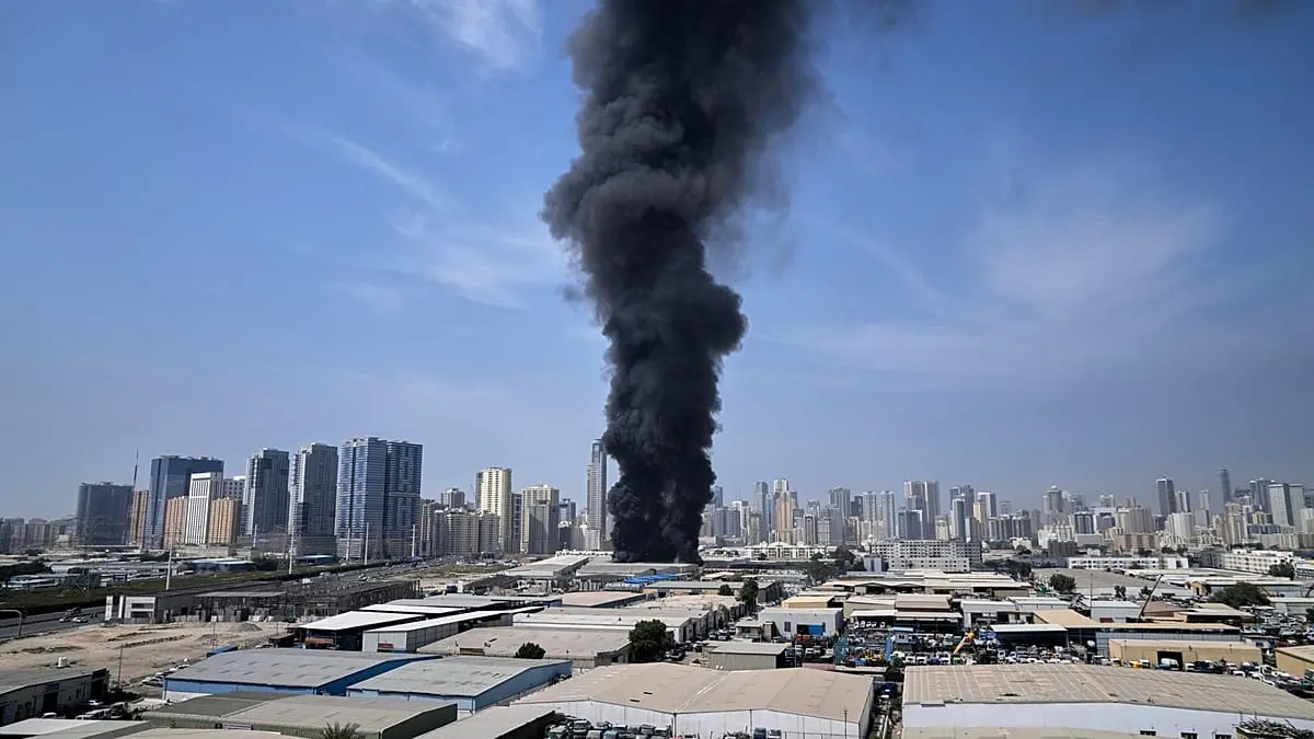 الإمارات تغلق سفارتها في طهران وتسحب بعثتها بالكامل بعد "العدوان الصاروخي" الإيراني