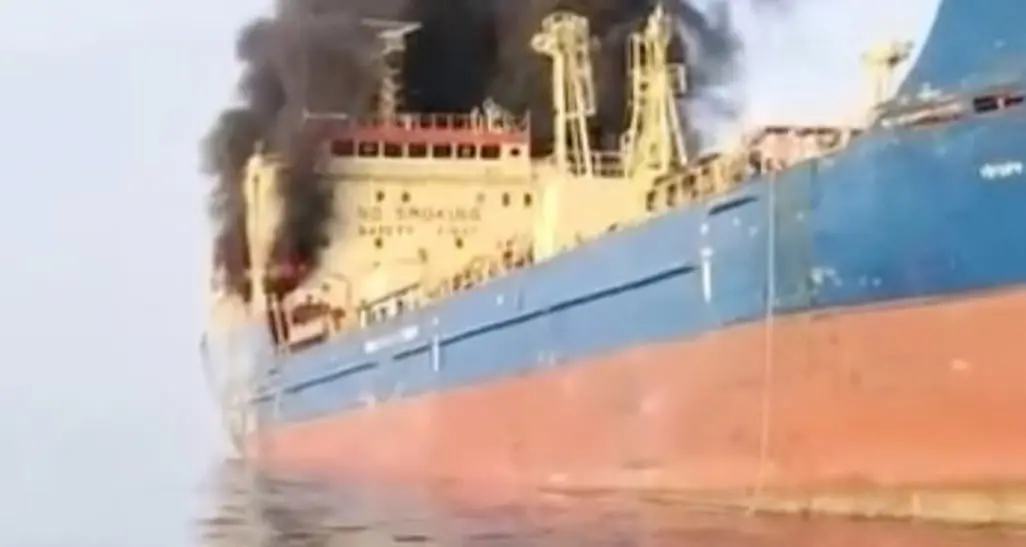 استهداف 4 ناقلات نفط في أول 48 ساعة من حرب إيران - الطاقة