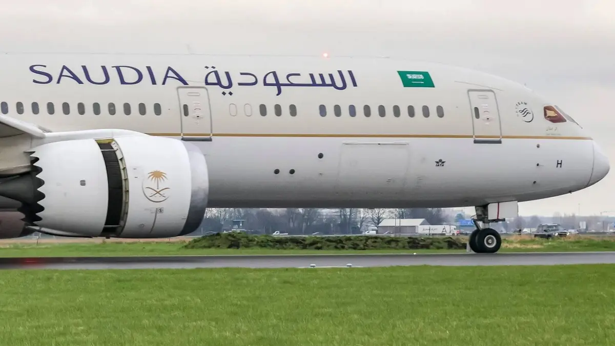 الخطوط السعودية تمدد فترة إلغاء رحلاتها إلى الأردن والكويت والإمارات وقطر والبحرين و روسيا