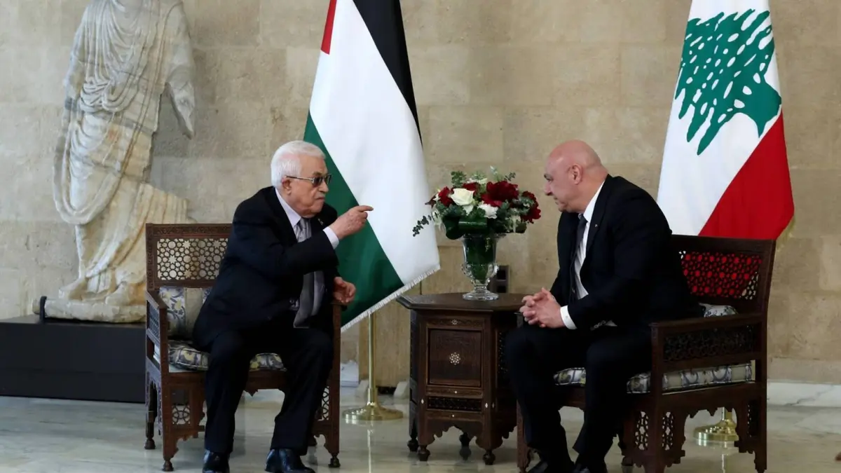 الرئيس عباس يؤكد في اتصال مع الرئيس عون وقوف فلسطين إلى جانب لبنان