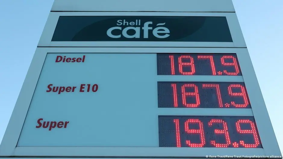 حرب إيران تصل لجيوبنا.. هل يتجاوز سعر برميل النفظ 100 دولار؟