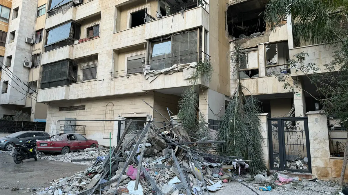 متحدث الجيش الإسرائيلي يلوح بعملية برية محتملة في لبنان