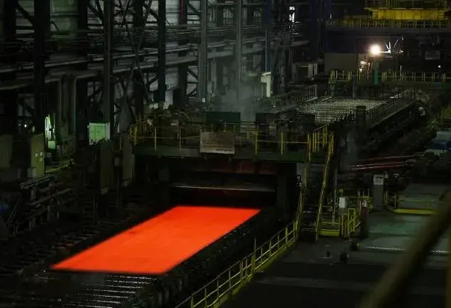 قطاع التصنيع الروسي يواصل الانكماش في فبراير