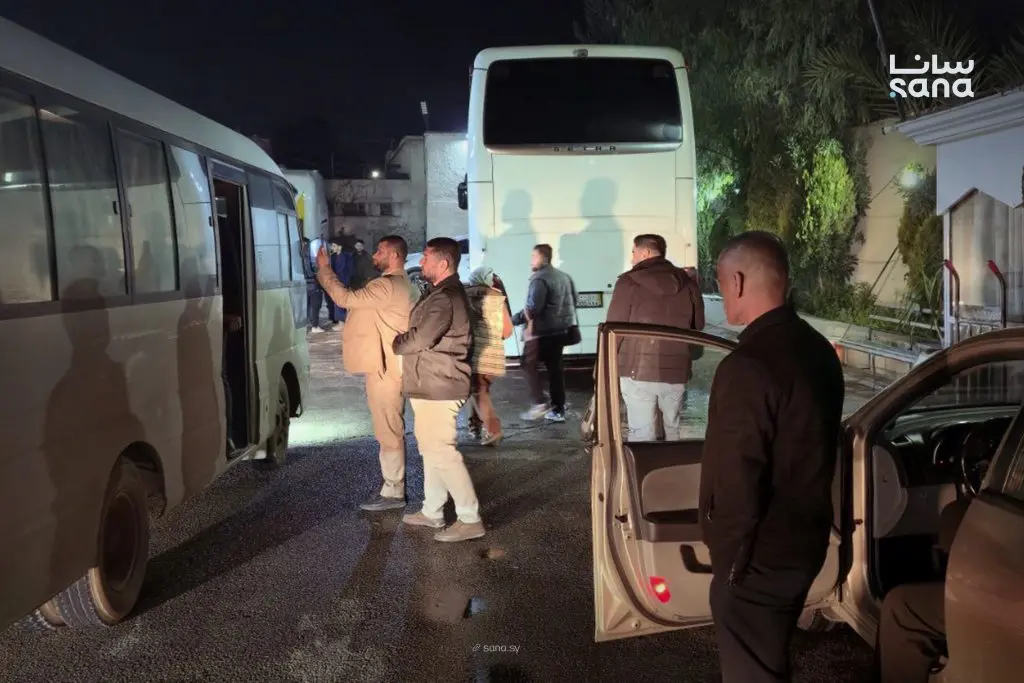 وزير الطوارئ: تم إدخال العائلات السورية التي كانت عالقة بمطار الملكة علياء براً عبر معبر نصيب