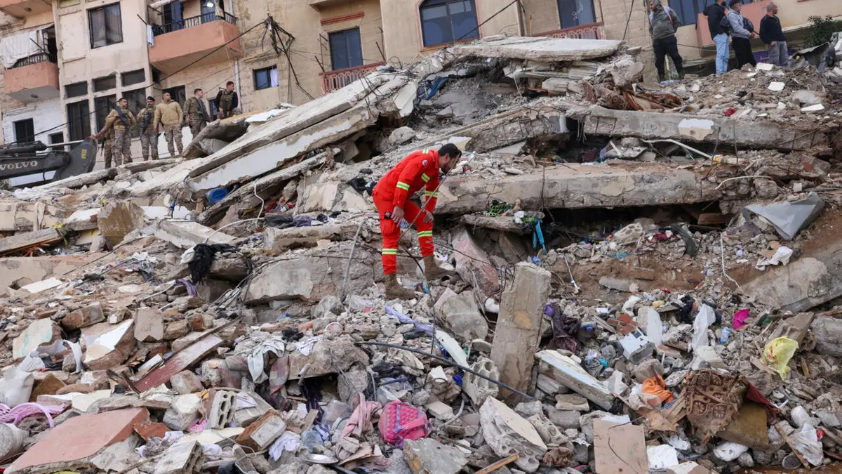 إسرائيل تقصف لبنان بعد هجوم صاروخي ومسيرات لحزب الله قرب حيفا