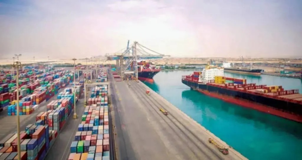 موانئ دبي: استئناف العمليات بميناء جبل علي