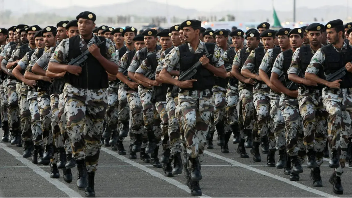 الجيش السعودي يرفع جاهزيته القتالية بعد إحباط هجوم بمسيرات استهدف مصفاة "رأس تنورة"