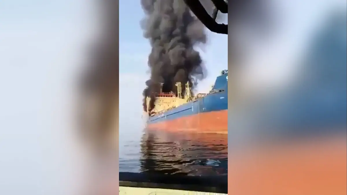 ناقلة نفط تتعرض لهجوم مع تصاعد التهديدات الملاحية في مضيق هرمز