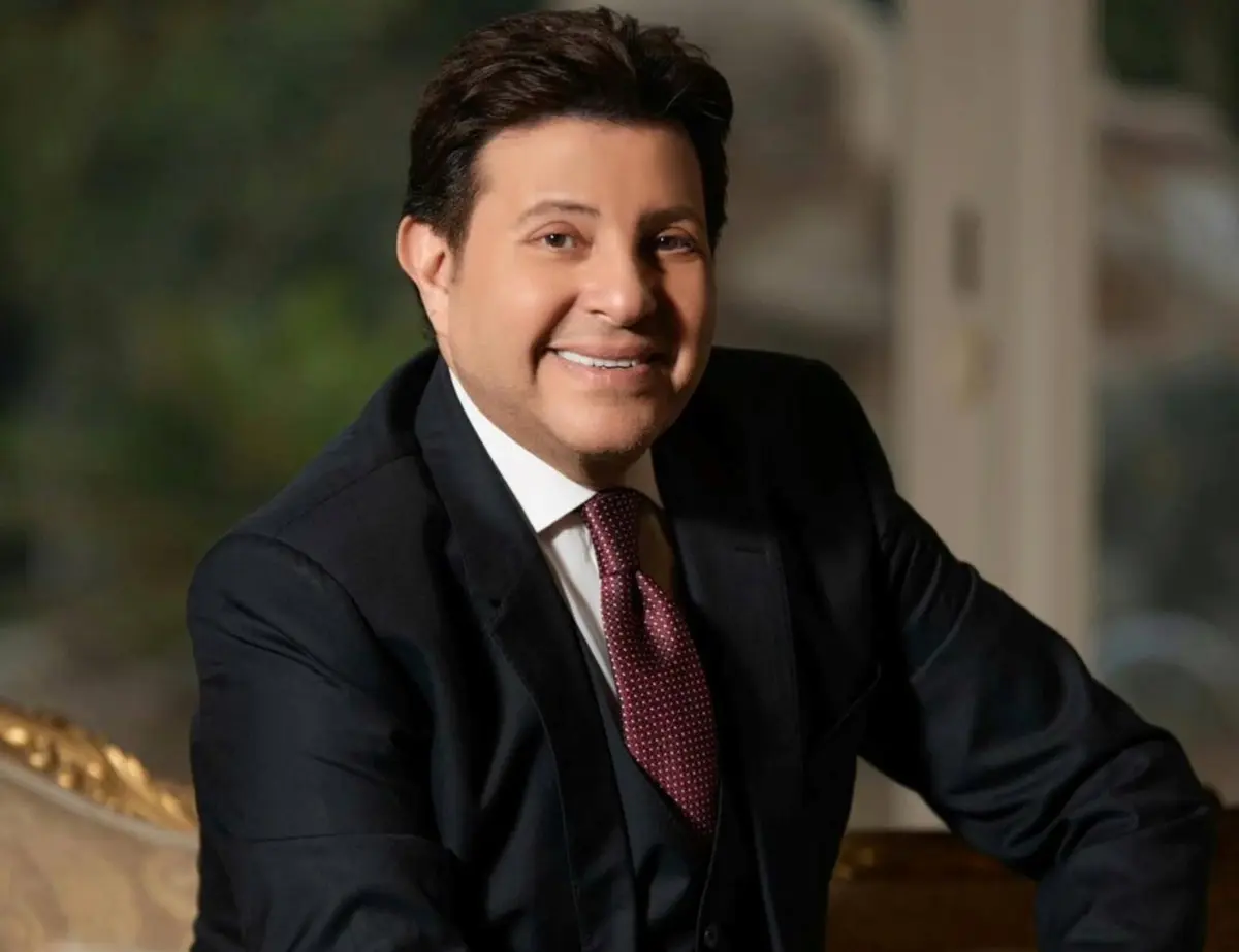 تطورات الحالة الصحية لـ هاني شاكر بعد جراحة دقيقة في القولون.. تفاصيل بقائه في العناية المركزة