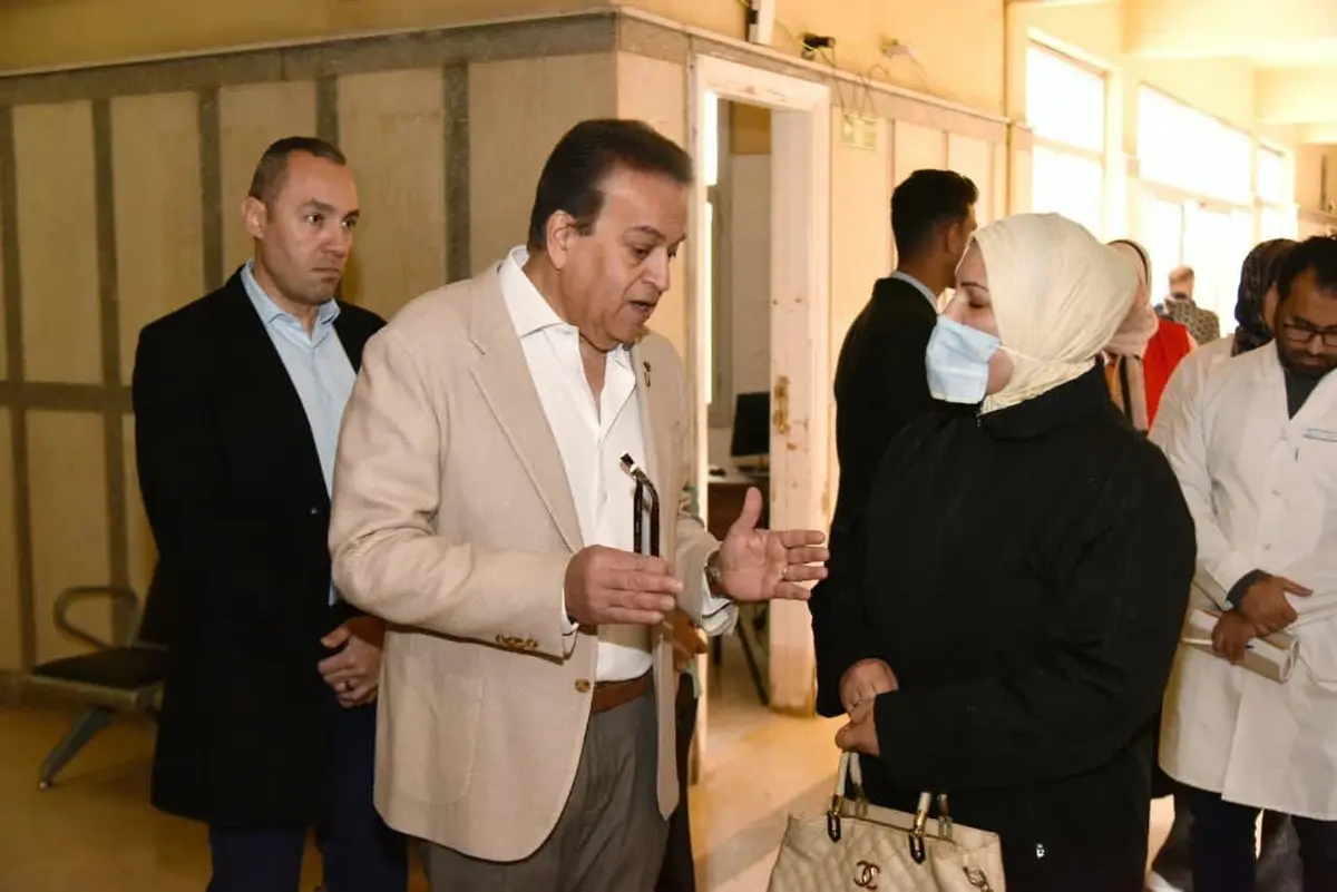 جولة مفاجئة لوزير الصحة في بدر.. وتوجيهات عاجلة لتحسين الخدمة بمركز الحي الثالث
