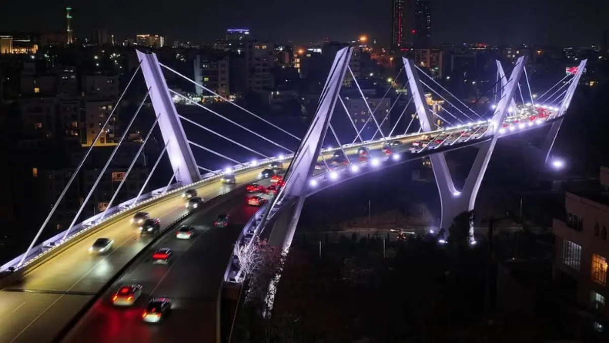 أمانة عمان تعلن إغلاقا جزئيا لجسر عبدون لأعمال التجميل الضوئي